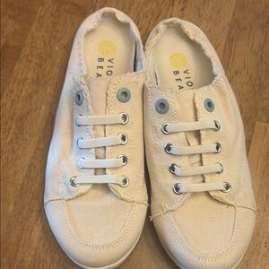 Like new Vionic Beach no lace mules 7.5